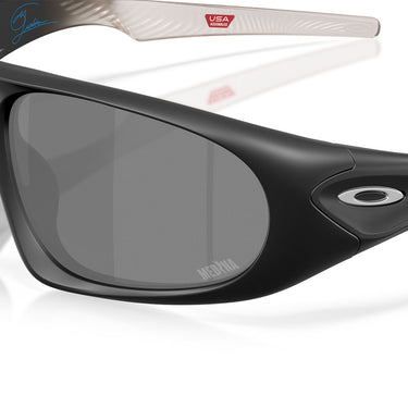 Oakley Occhiali da Sole OO9528 952809 Neoforma Nero Opaco/Prizm Black Unisex