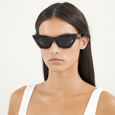 Bottega Veneta Okulary Przeciwsłoneczne BV1101S 001 Nero/Nero Damskie 4