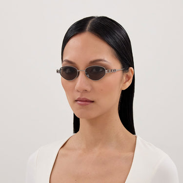 Gucci Okulary Przeciwsłoneczne GG1935S 001 Rutenio Szary Damskie 4