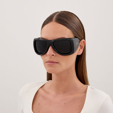 Saint Laurent Occhiali da Sole SL 902 HOWL 001 Nero Nero Unisex 4
